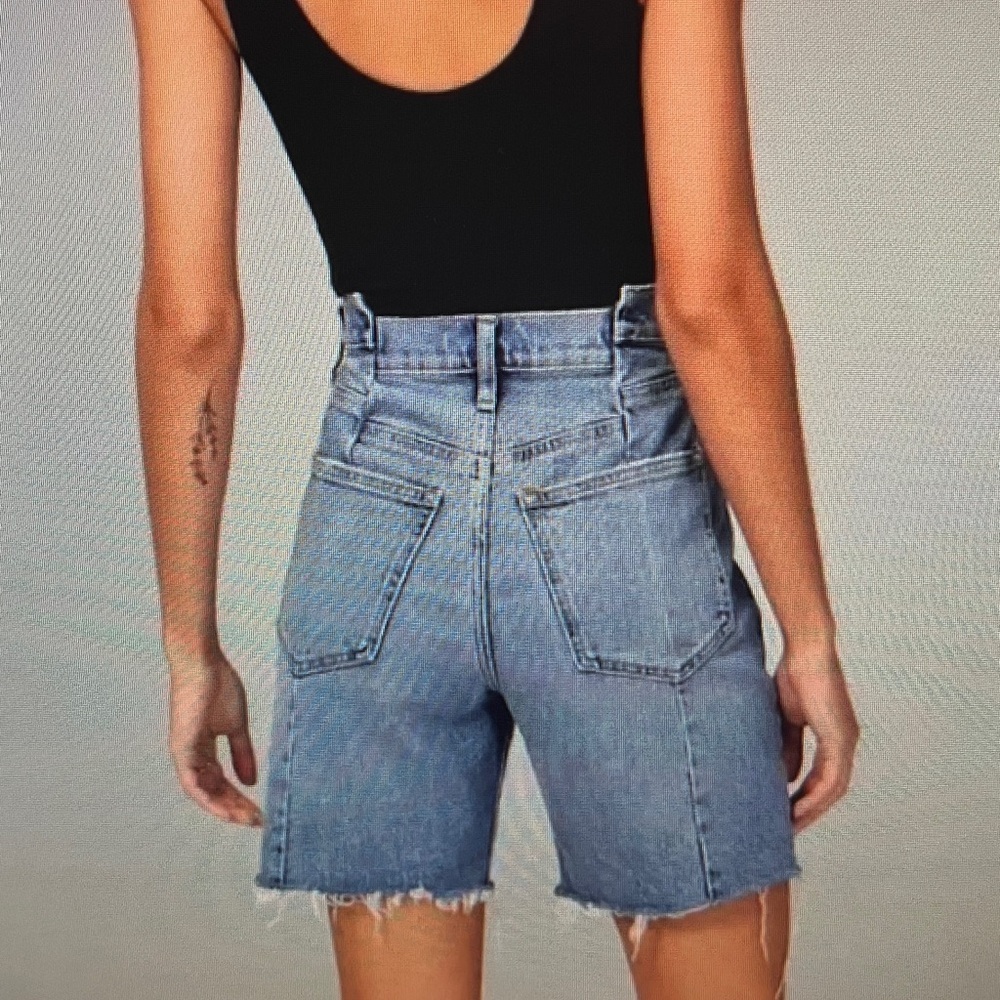 New! Abercrombie and Fitch The 7" Dad Denim Shorts High Rise Size 28/6‎ NWT - Picture 2 of 15
